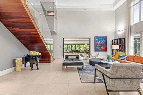 Χώρος καθιστικού στο 5 BR Villa Coqui in DBE with Private Pool