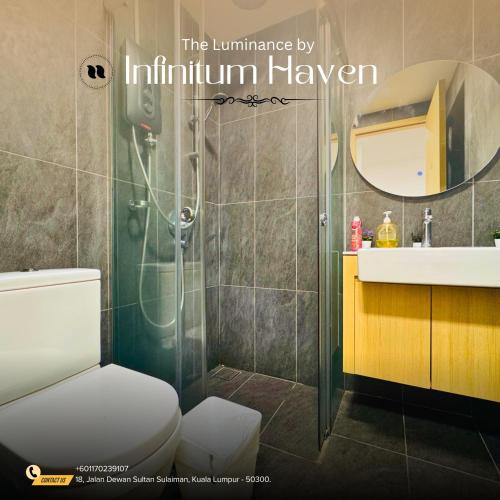 Ένα μπάνιο στο The Luminance By Infinitum Haven