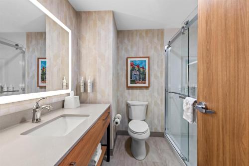 Ένα μπάνιο στο Hampton Inn Mt. Vernon Oh