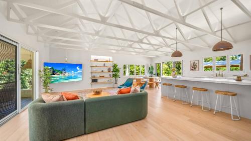 TV/trung tâm giải trí tại The Oakes - Rainforest Retreat - Mullumbimby