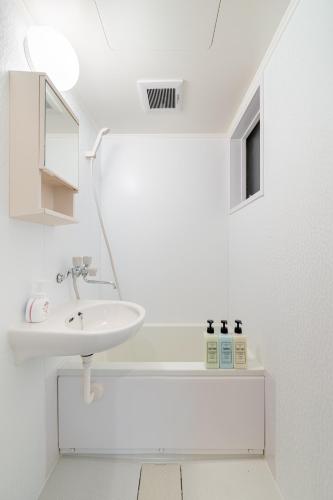 -Katsura 207- 4 mins to Okubo Station