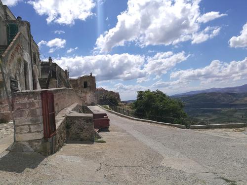 Vista general de una montaña o vista desde la casa vacacional