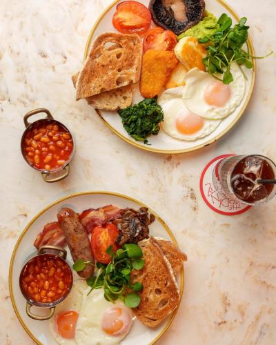 Φαγητό σε αυτό το ξενοδοχείο ή κάπου εκεί κοντά