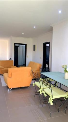 Ruang duduk di Angele House