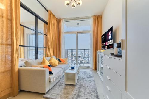 Chic & Modern 1BR Stay in Collective Dubai Hills