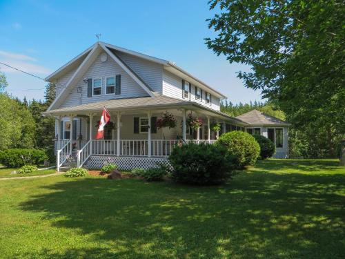 Forest & Lake PEI Bed & Breakfast – Photos 5