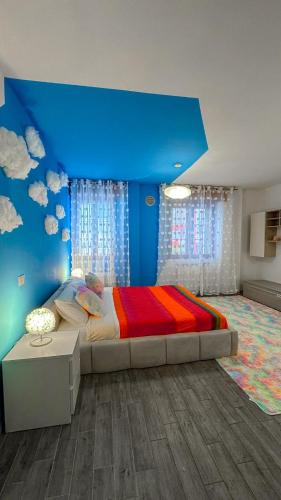 Cloud House - Gorla M1 red metro station