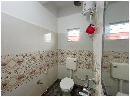 Phòng tắm tại Hotel G- Arati Residency Near Sea Beach - Railway Station Digha - Parking- Lift and Restaurant Facilities Fully Air Conditioning Premium Hotel- Best Premium Hotel