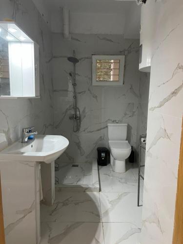 Athenian Maisonette near Metro & shops
