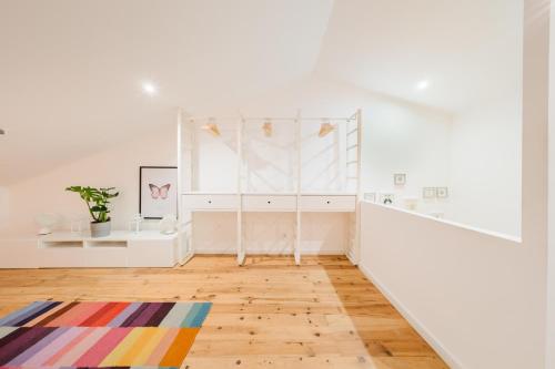 Large Central Penthouse 3 bath, sleeps 14 wAC