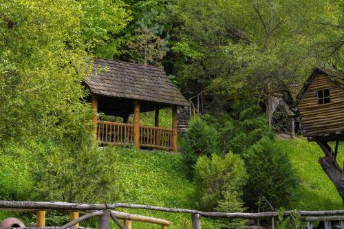 a wooden cabin in the middle of a forest at Dili Heaven in Dilijan