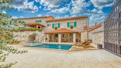 Rustic villa Kata with outdoor pool in Sveti Lovrec