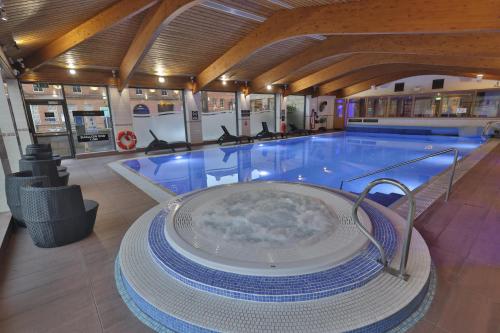 Bazén v ubytování Glasgow Argyle Hotel, BW Signature Collection nebo v jeho okolí