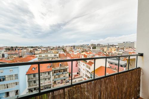 Large Central Penthouse 3 bath, sleeps 14 wAC