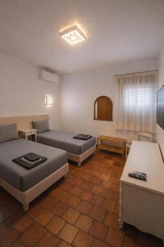 Oura Family House photo 3