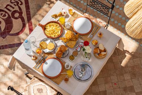 Mad på pensionatet eller i nærheden