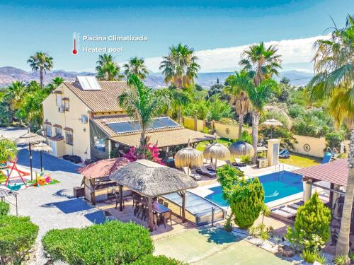 Cubo's Villa Las Palmeras Altas 17PAX