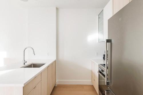 Koupelna v ubytování Blueground Downtown Brooklyn rooftop nr Brooklyn Bridge NYC-2186