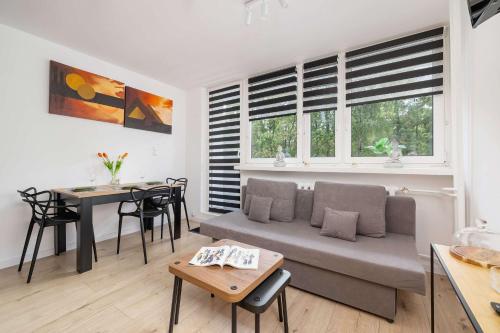 Piastow Comfy Apartment with Balcony & Home office in Katowice by Noclegi Renters