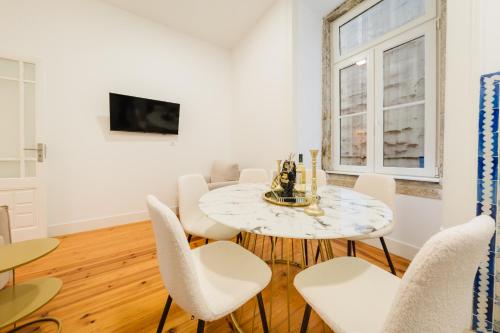 Central Lisbon Gem Modern Apt for 8 Guests wAC