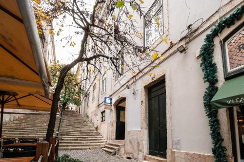 Central Lisbon Gem Modern Apt for 8 Guests wAC
