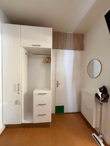 Studio moderne et chaleureux au coeur de Geneve - parfait pour courts sejours