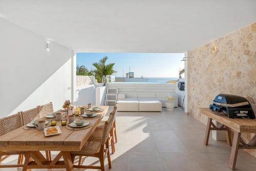 MEDANO4YOU Lava Azul Beach House