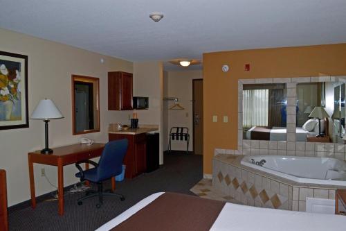 Gallery image of Paola Inn and Suites in Paola