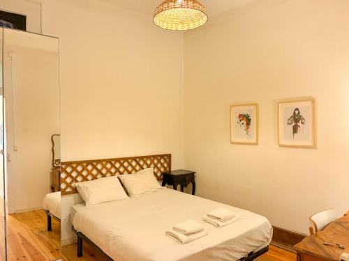 Stay as a Local! Santos Historical 6 Bedroom Apartment III