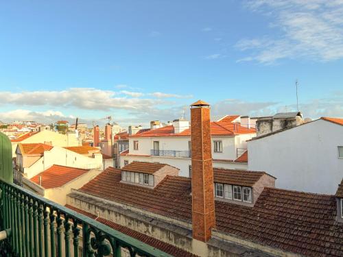 Stay as a Local! Santos Historical 6 Bedroom Apartment III