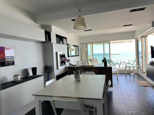 Et tv og/eller underholdning på Magnifique Penthouse Pornichet