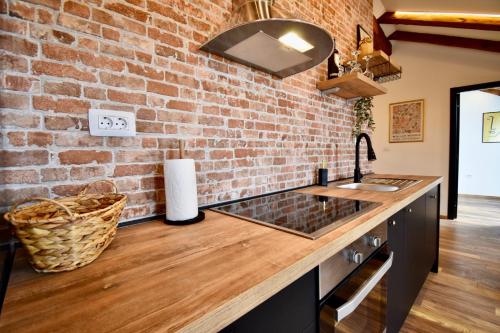 Brand New Centre Apartment 2