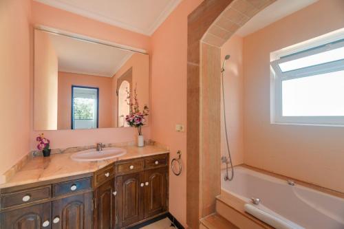 Koupelna v ubytování Villa Joel - Casa con piscina cerca de la playa