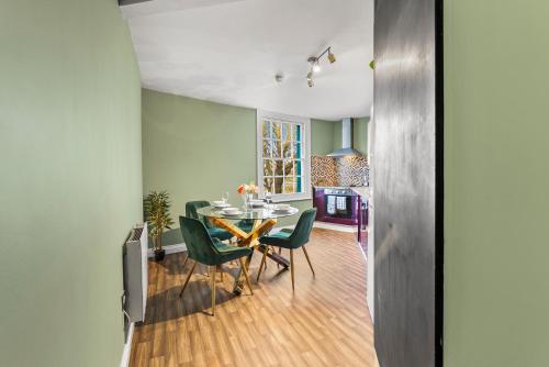 Harbourside Heaven in Bristol - Sleeps 8 photo 19