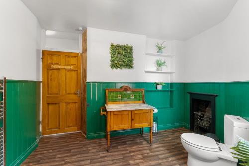 Harbourside Heaven in Bristol - Sleeps 8 photo 8