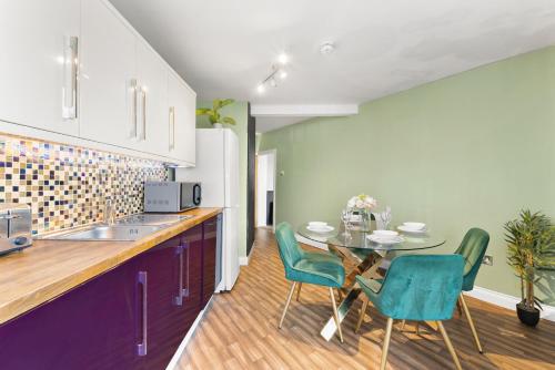 Harbourside Heaven in Bristol - Sleeps 8 photo 22