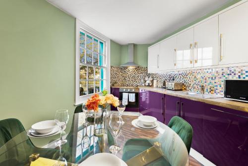 Harbourside Heaven in Bristol - Sleeps 8 photo 14