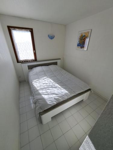 Amoureva B34, T3, vue mer, piscine, parking, clim