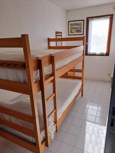 Amoureva B34, T3, vue mer, piscine, parking, clim