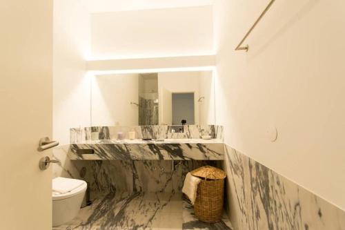 Wave of Light in Lisbon by Innkeeper
