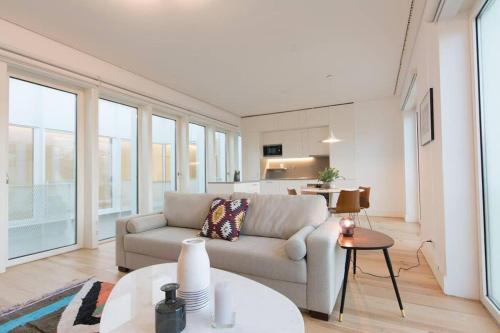 Wave of Light in Lisbon by Innkeeper