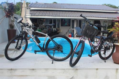 Jízda na kole v ubytování Pousada Captain Morgan Pontal do Sul com Piscina nebo okolí