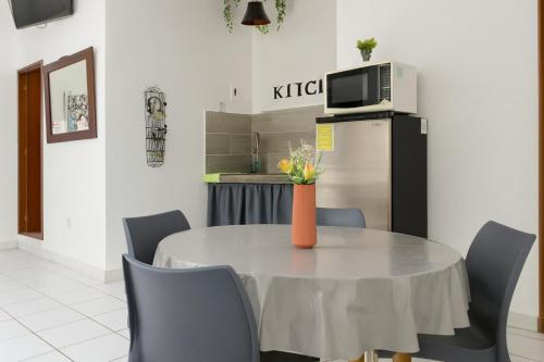 TV a/nebo společenská místnost v ubytování Hospedaje Aldana - Posada SOL en zona natural