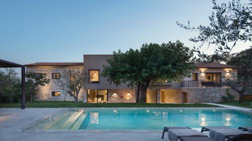 Modern Villa Melon with outdoor pool in Porec