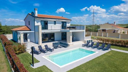 Beautiful Villa Brtonigla with pool in Brtonigla