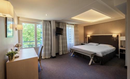 Ένα ή περισσότερα κρεβάτια σε δωμάτιο στο Nice comfortable pool studio 2 min from MTP