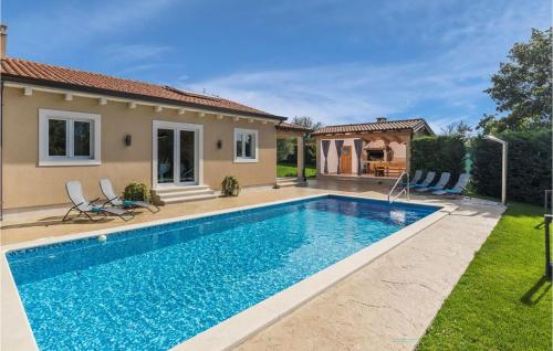 Stunning Home In Brecevici