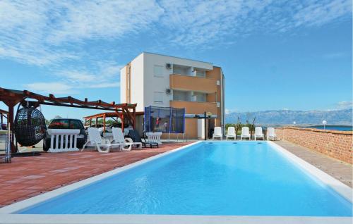 Beautiful Apartment In Nin With Swimming Pool
