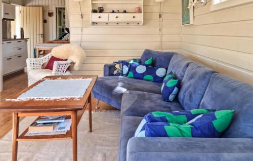 Posezení v ubytování 2 Bedroom Cozy Home In Brekkestø