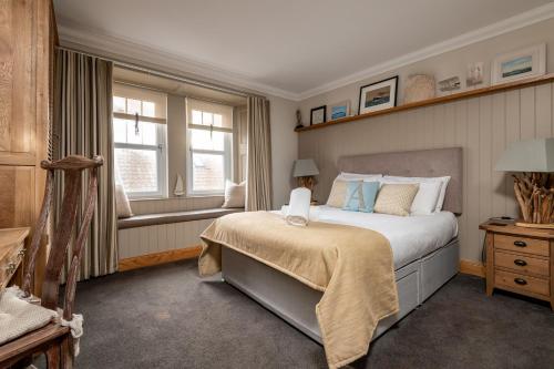 Postel nebo postele na pokoji v ubytování Main Street No 115 - Lower Largo